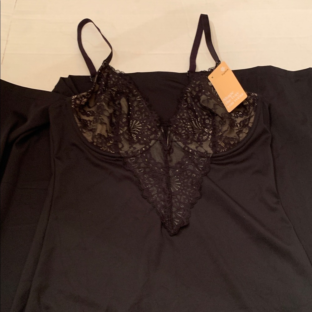 Popilush Elegant Black Lace Maxi Dress - Picture 3 of 10